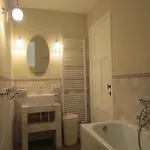 Delightful Castle In With Bubble Bath Μπαστόν