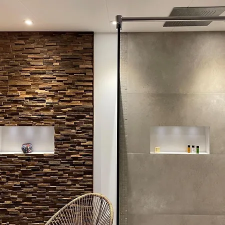 Holiday home Delightful Castle In With Bubble Bath *