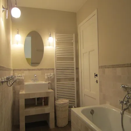 Delightful Castle In With Bubble Bath Bastogne