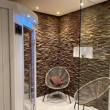 Delightful Castle In With Bubble Bath Μπαστόν