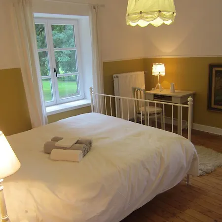 Delightful Castle In With Bubble Bath Holiday home *