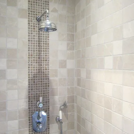 Delightful Castle In With Bubble Bath *