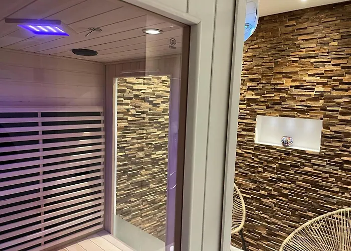 Delightful Castle In With Bubble Bath Bastogne